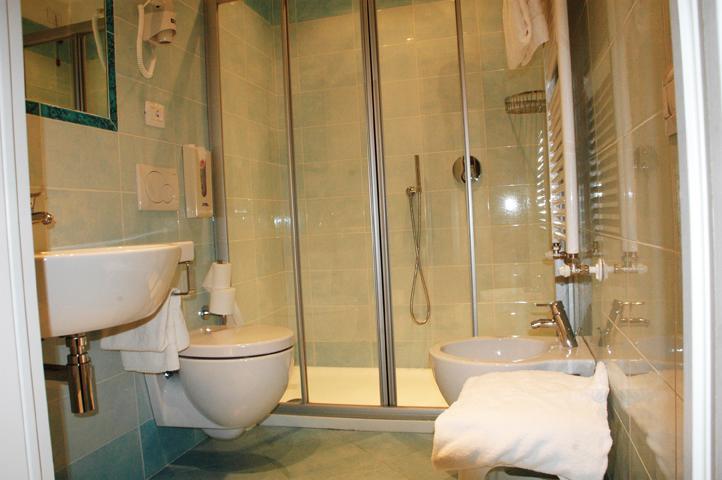Hotel Garni Vela D'Oro Brenzone sul Garda Exteriör bild
