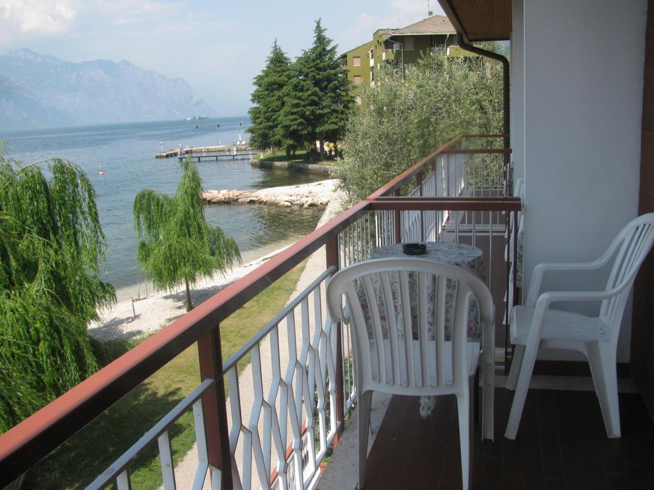 Hotel Garni Vela D'Oro Brenzone sul Garda Exteriör bild