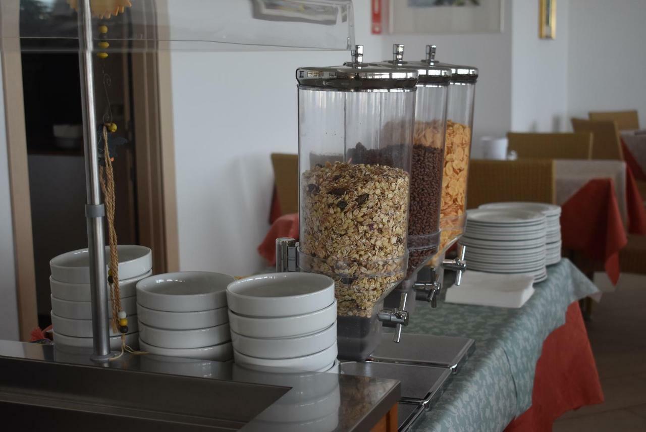 Hotel Garni Vela D'Oro Brenzone sul Garda Exteriör bild