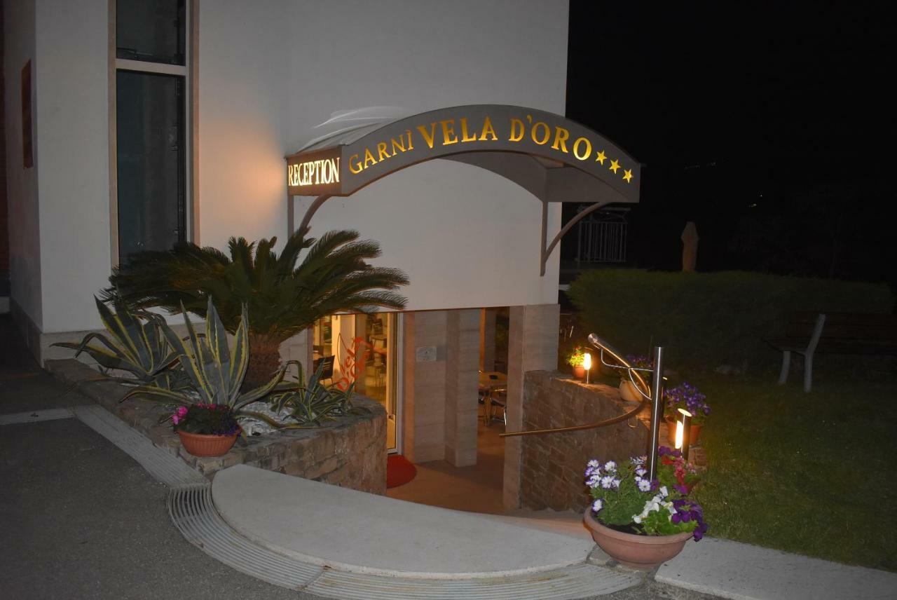 Hotel Garni Vela D'Oro Brenzone sul Garda Exteriör bild